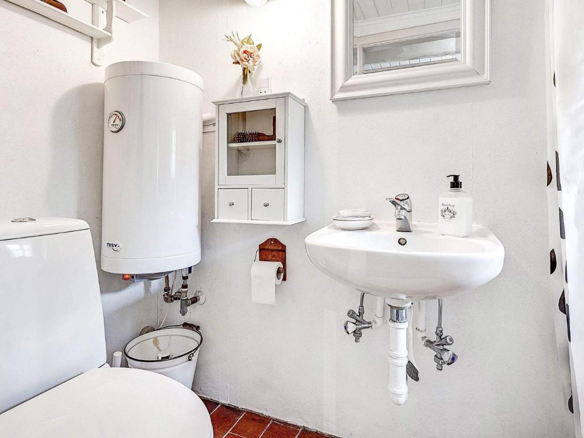 4 Person Holiday Home In T Nder Tønder Exteriör bild